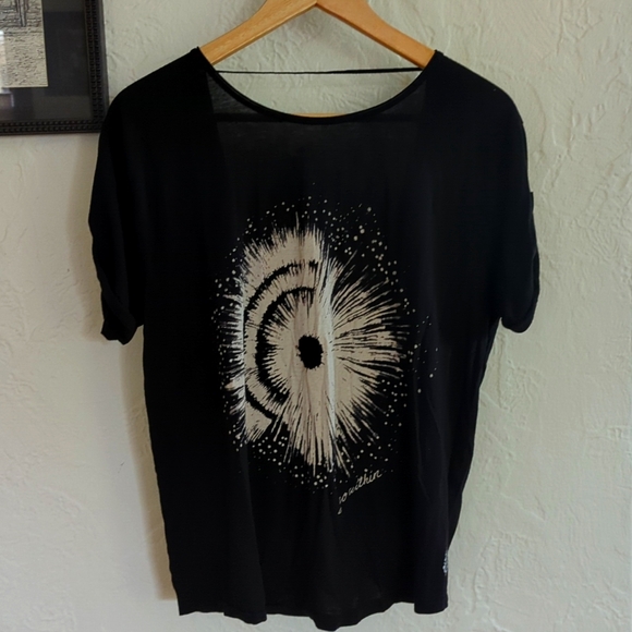 Free people! Oversized scoop back Black hole tee - Picture 1 of 6